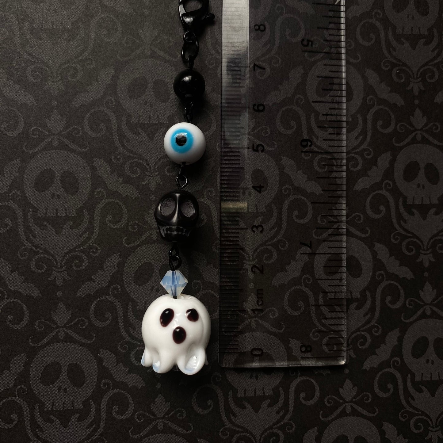 Haunted house gothic ghost keychain, black