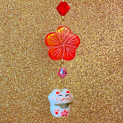 Maneki-Neko Lucky Cat new years keychain , gold