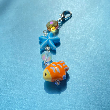 Tropical Frutiger Aero Clown fish keychain, silver