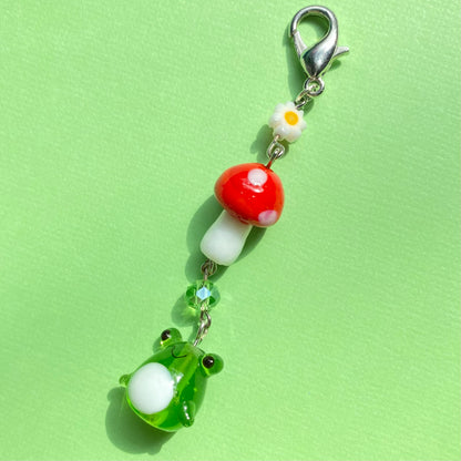 Red Mushroom Frog keychain, silver