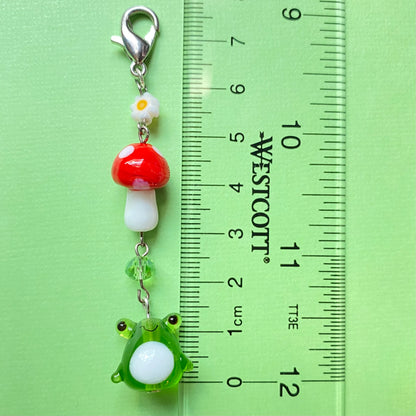 Red Mushroom Frog keychain, silver