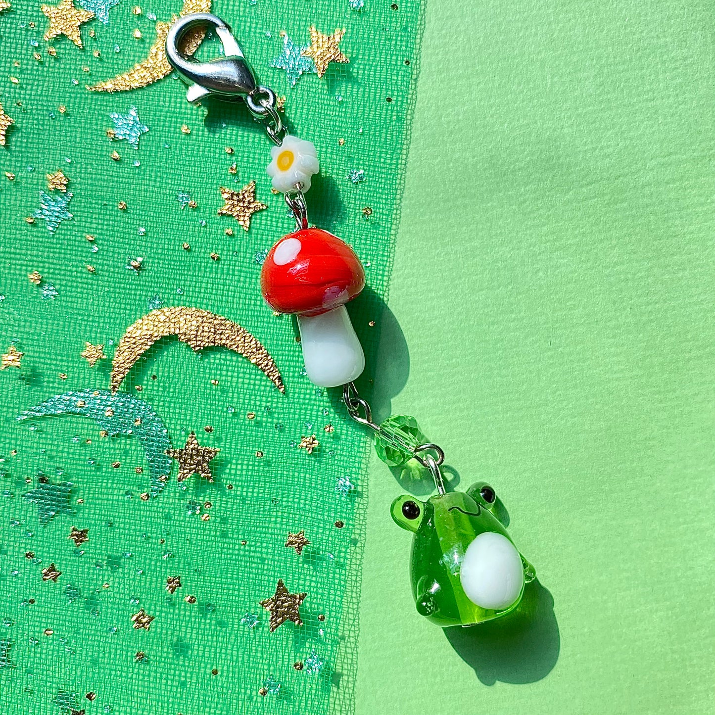 Red Mushroom Frog keychain, silver