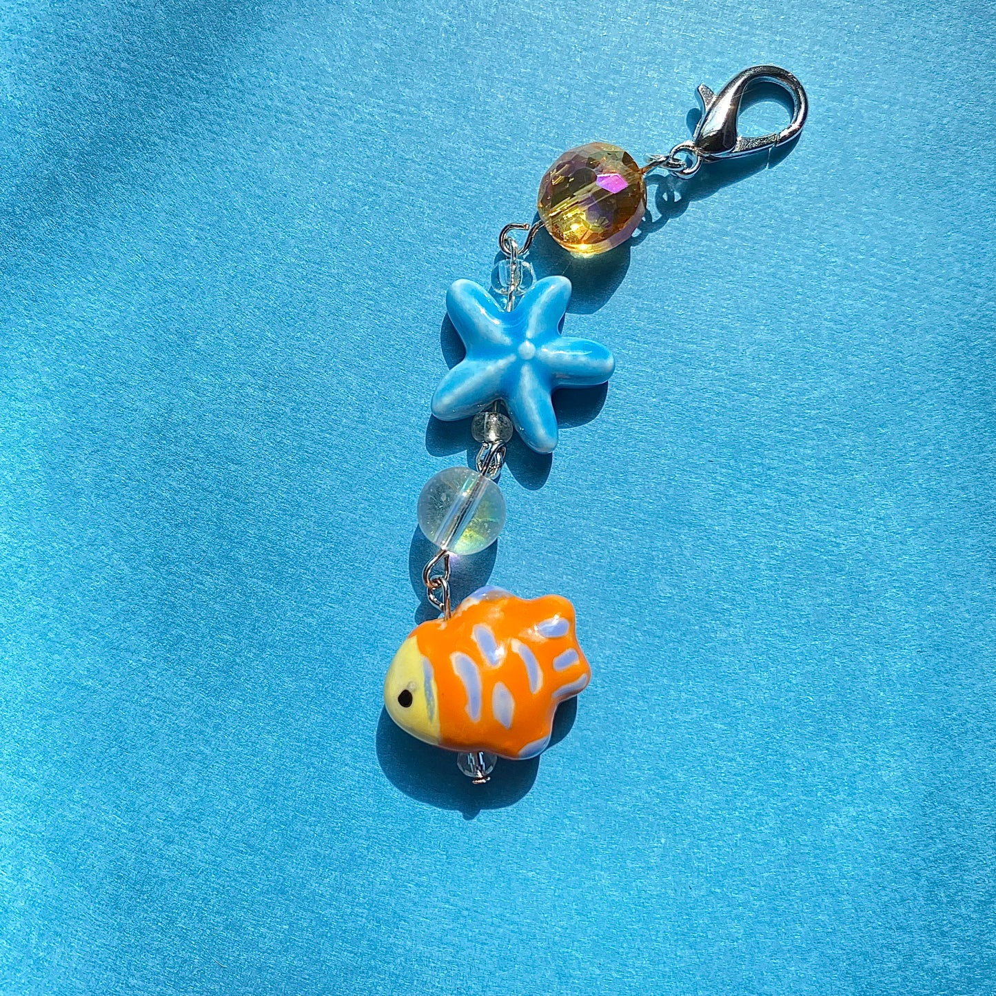 Tropical Frutiger Aero Clown fish keychain, silver